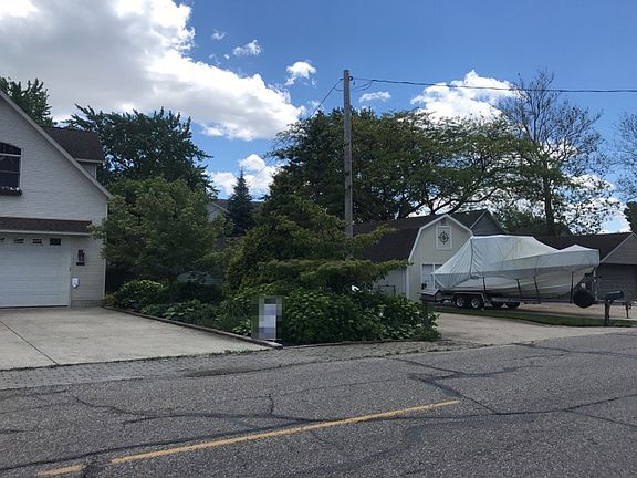3rd image of 11282 Harold Dr