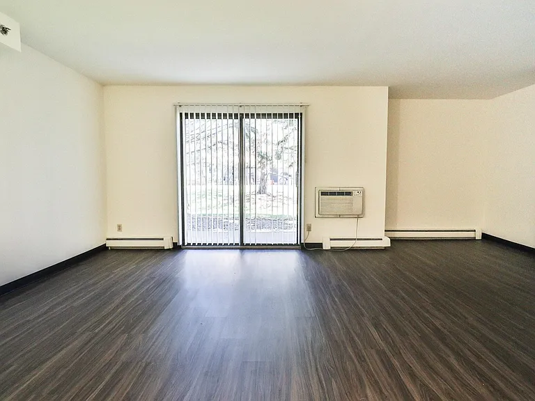 Norhardt Apartments — Photo 23