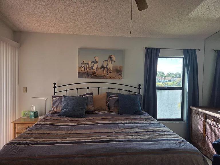 4915 Casablanca Cir #H-22 — Photo 10