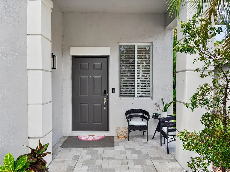 1374 Canary Island Dr — Photo 4