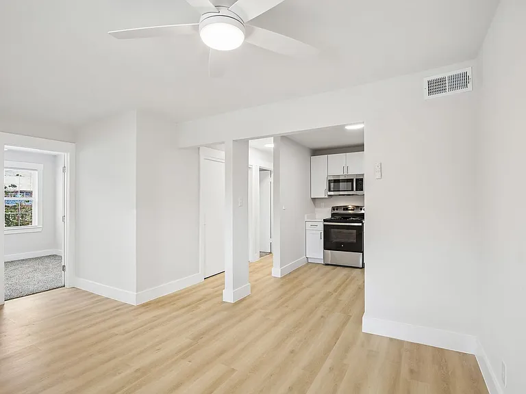 Chateau Apartments - Newly Renovated 1, 2 & 3-Bedrooms at 24th & Hillsboro Village — Photo 76
