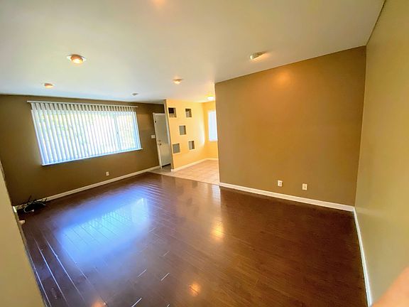 2nd image of 2032 Benita Dr Unit 4