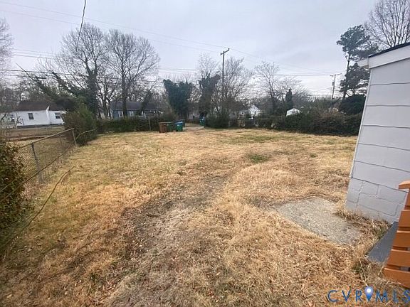 3rd image of 1021 Fourqurean Ln
