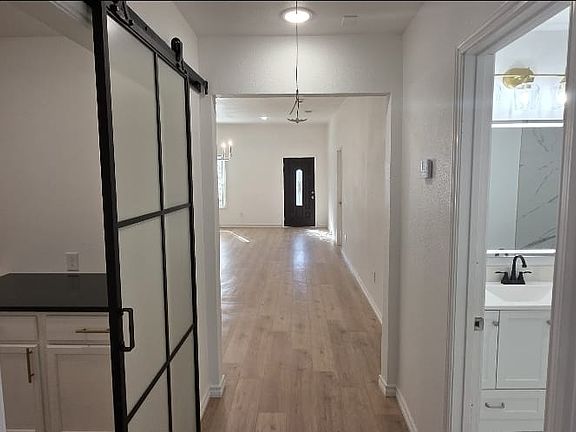 2nd image of 1808 W Long St