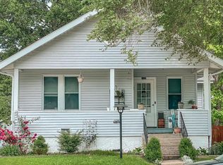 1122 N 5th St, Saint Charles, MO 63301