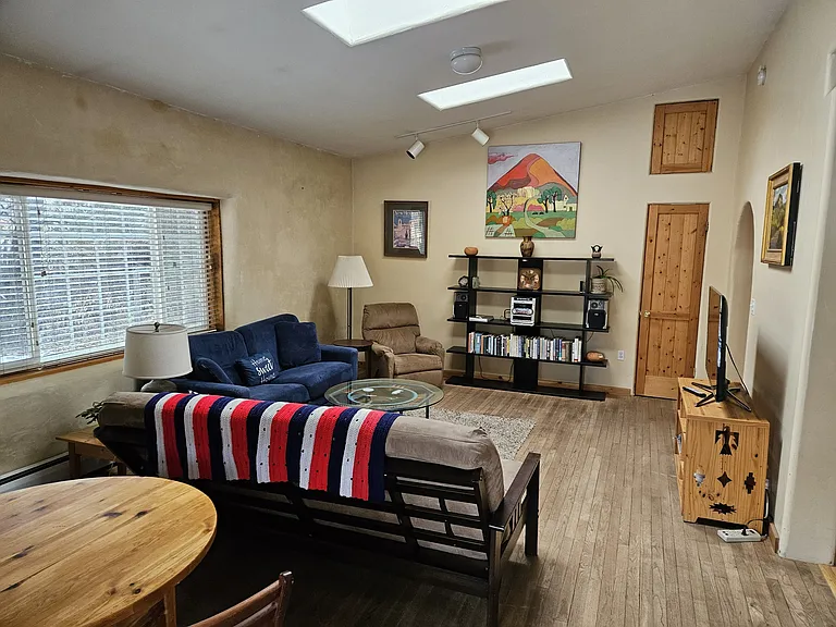 Oakley Ln — Photo 2