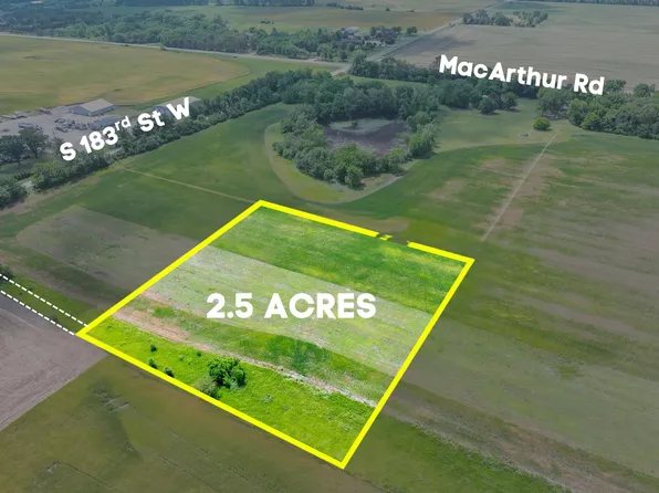 8 E Cedar Rust Ests, Goddard, KS 67052