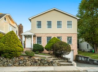 6 3rd St, Englewood Cliffs, NJ 07632