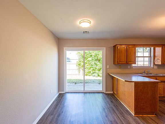 4th image of 1341 N Pine Creek Dr