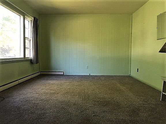 4th image of 17 Hillcrest Ave