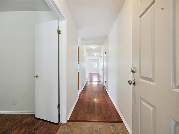 3rd image of 108 Loryn Dr