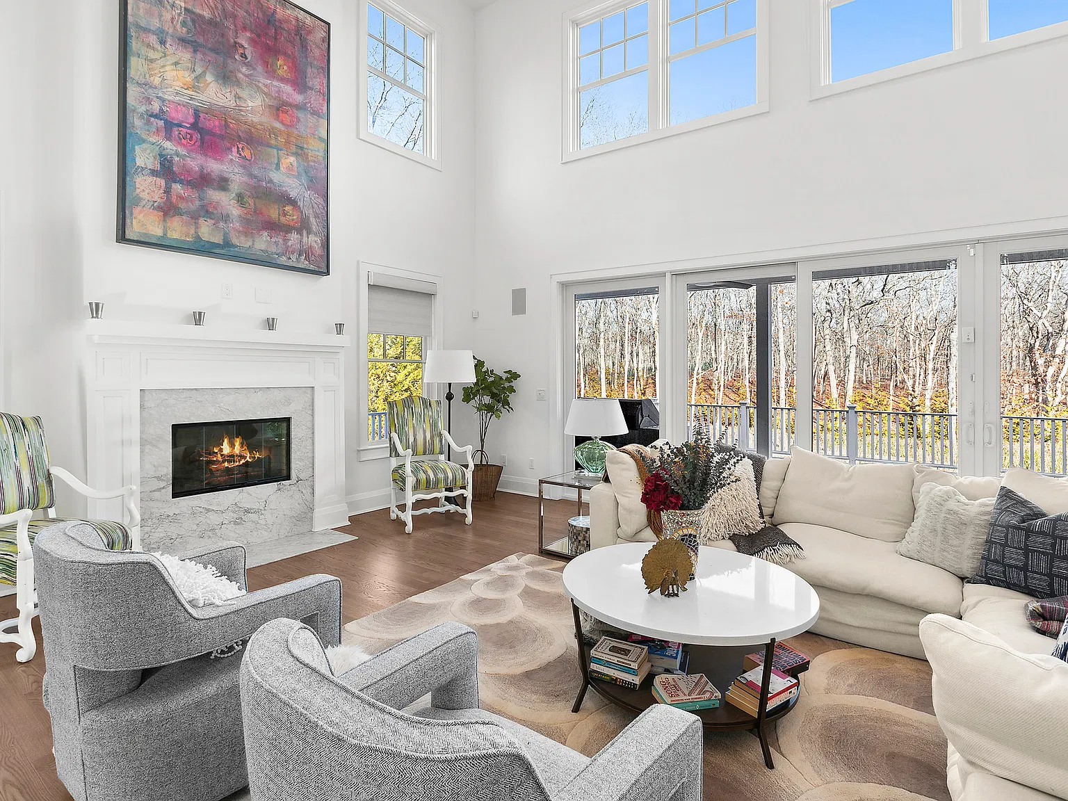 Sunny Like-New Construction in Southampton — Photo 4