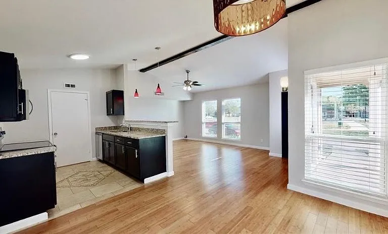 4511 Chapman St — Photo 16