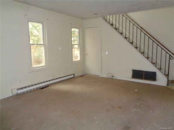 4th image of 7 Lakeview Ct