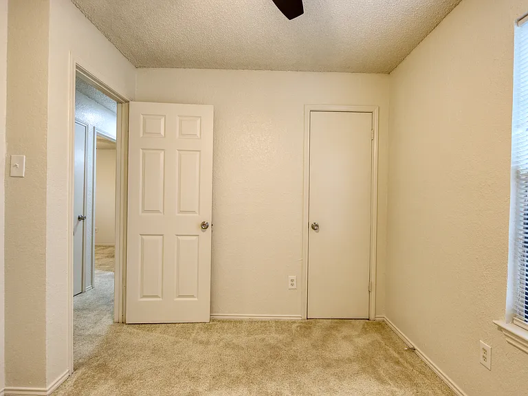 1017A NW Summercrest Blvd — Photo 8