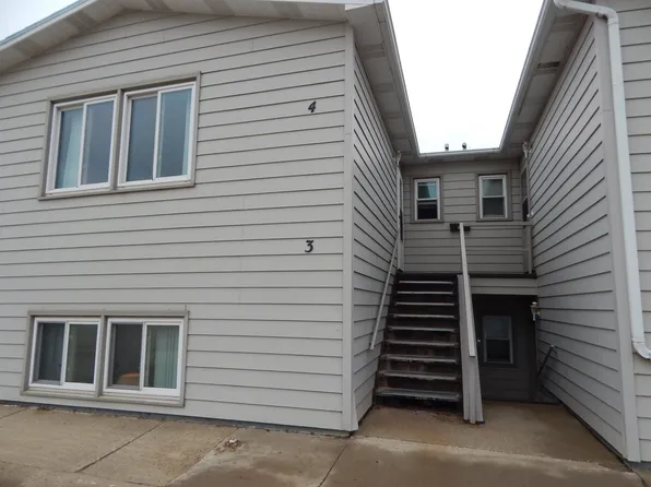 606 19th Ave SE APT 3, Minot, ND 58701
