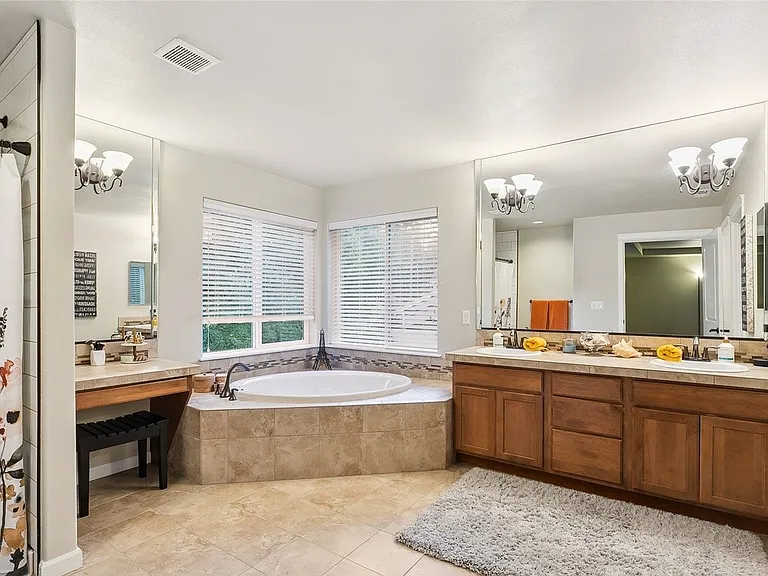 4117 Jude Ct NE — Photo 17
