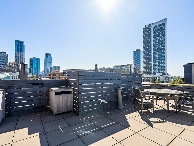 222 Montgomery St #1D — Photo 15