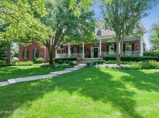 70 Muirfield Cir, Wheaton, IL 60189