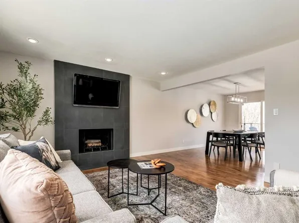 176 NE Mapleburn Dr SE, Calgary, AB T2J 1Y6