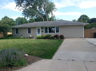 206 Clark St, Morton, IL 61550