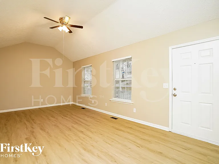 1415 Tuffnell Dr — Photo 2