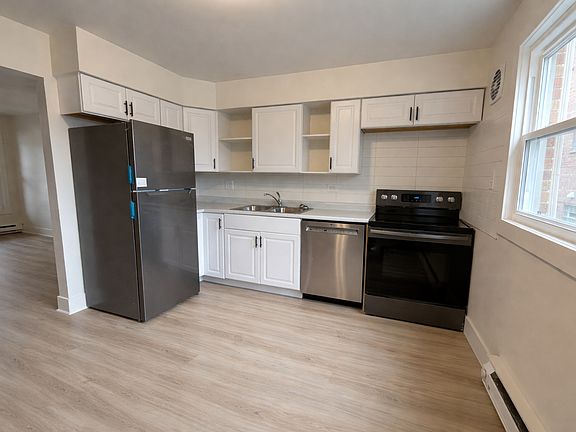 4th image of 11043 S Longwood Dr APT 5