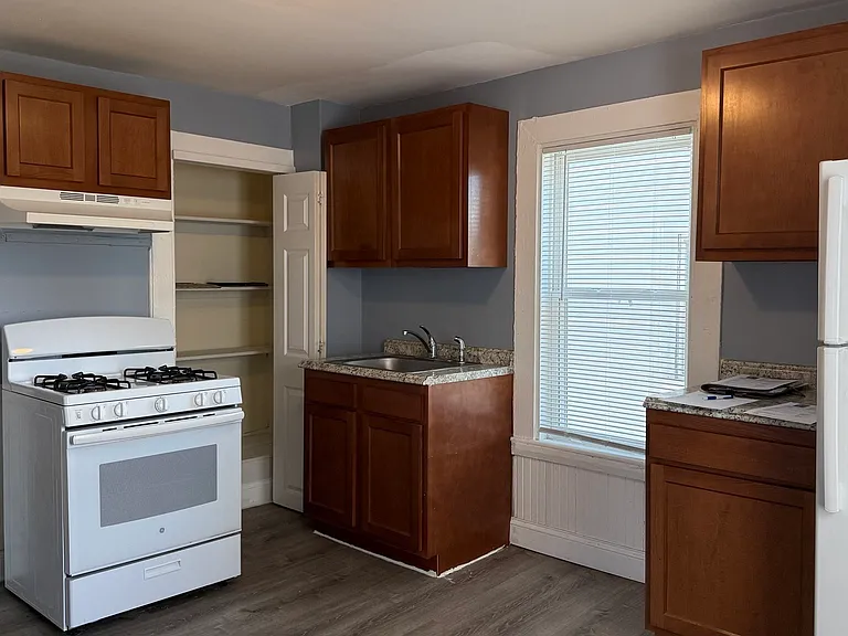 35 Upham St #2 — Photo 5