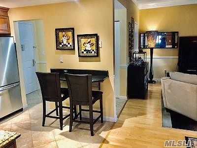 5th image of 242 Maple Ave APT 611