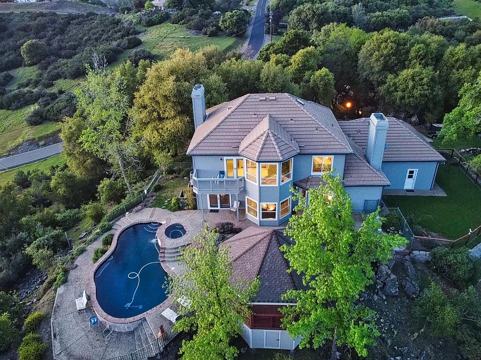 1st image of 2405 Greensboro Rd