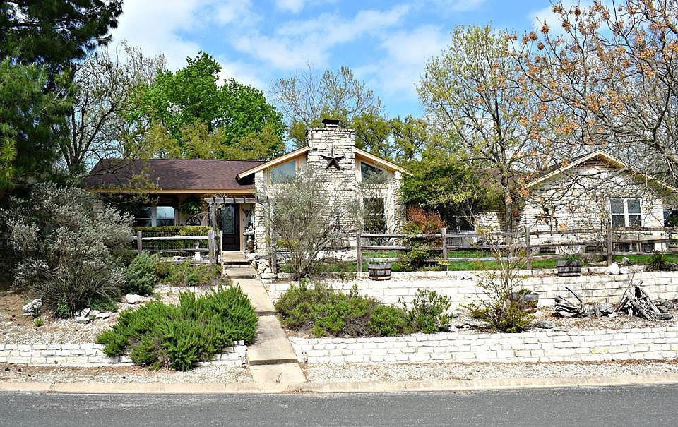 1st image of 802 Alamo Dr