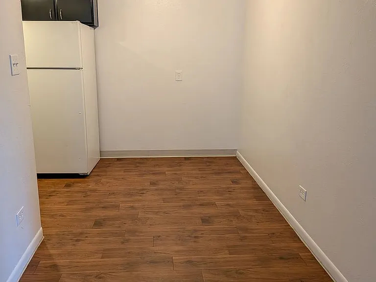 95 N Clarkson St Carolyn Arms Apartments — Photo 31