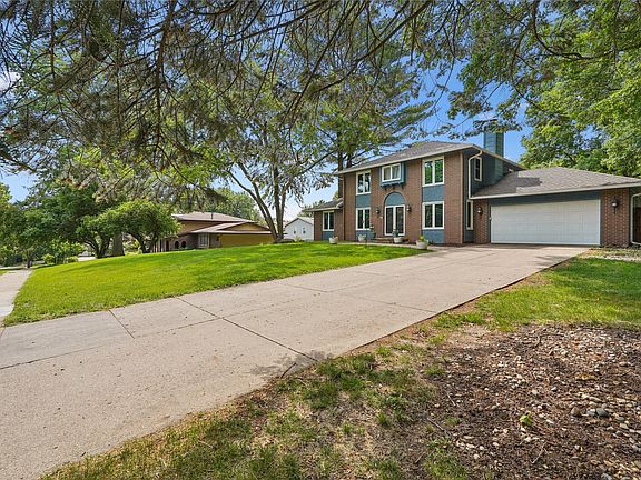 2nd image of 2816 Watrous Ave
