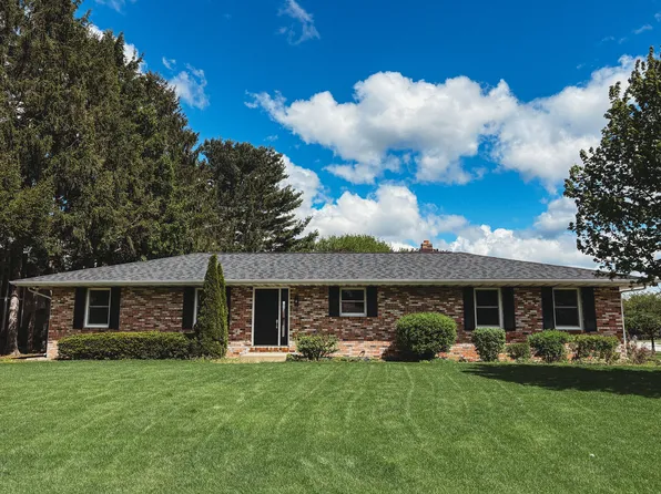 51632 Fox Hollow Ct, Granger, IN 46530