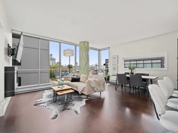 235 E 9a St NW #411, Calgary, AB T2N 4H7