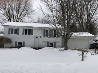 478 Woodlark St, Galesburg, MI 49053