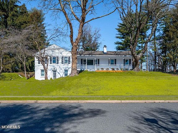 2nd image of 196 Whispering Pines Drive
