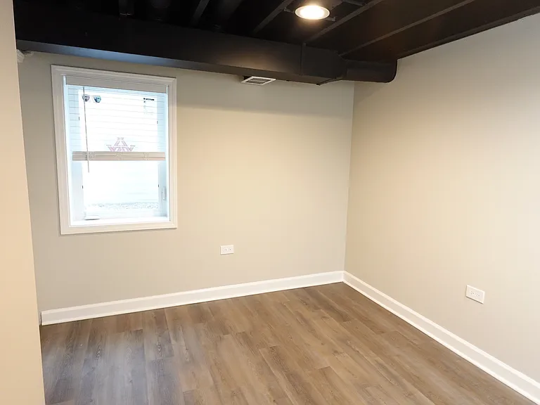 111 W Green Meadows Blvd — Photo 29