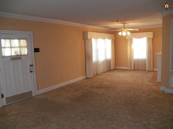 4th image of 612 Gidding St
