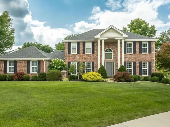 15803 Cedarmill Dr, Chesterfield, MO 63017