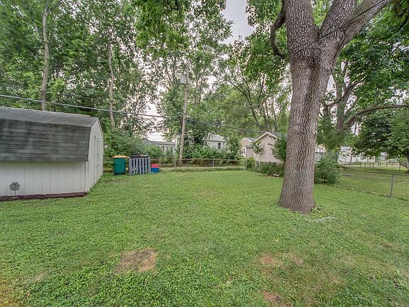 5th image of 1744 Venice Ave