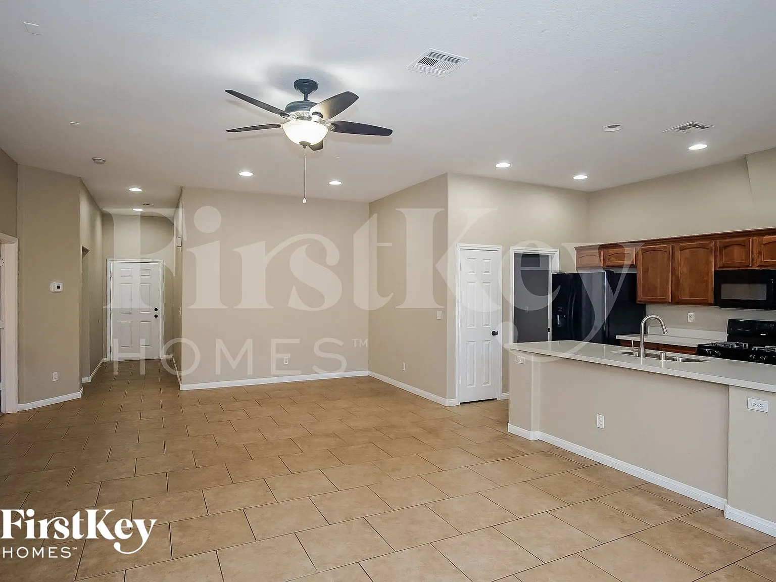 3 bed, 2.0 bath, 1552 sqft, $2,060 — Photo 4