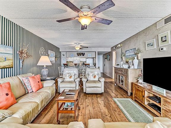 3rd image of 3350 S Fletcher Ave #6D