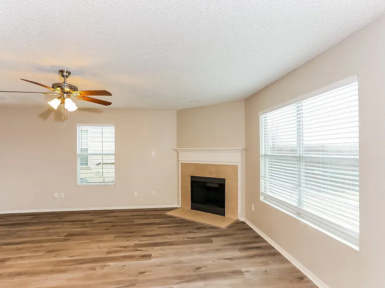 8304 Cutter Hill Ave — Photo 5