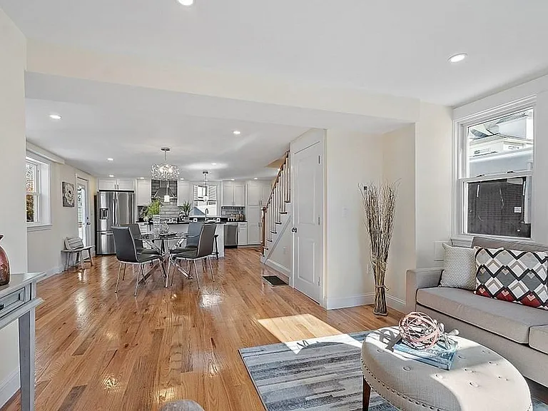 520 Main St — Photo 9