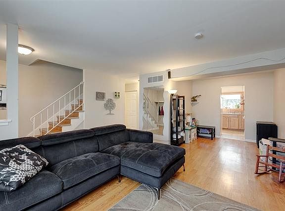 5th image of 1323 Petersburg Ct #0