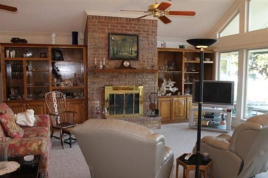 3rd image of 25 Bayside Dr