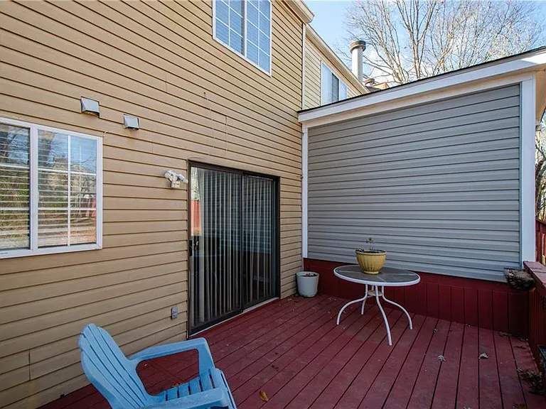1066 Wedgewood Ln — Photo 18