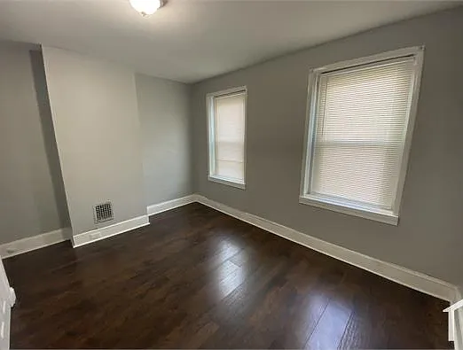 2 bed, 1200 sqft, $1,300 — Photo 4