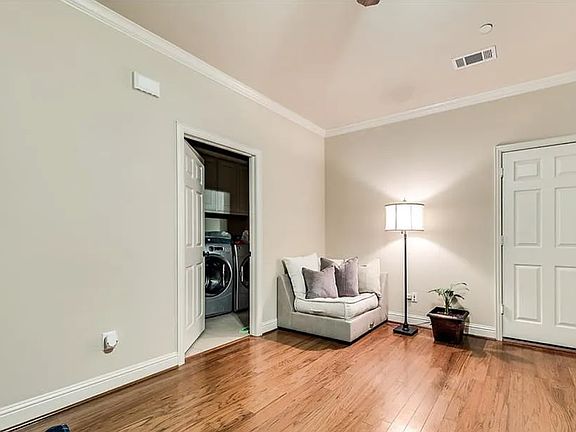 2nd image of 1821 Desoto Dr